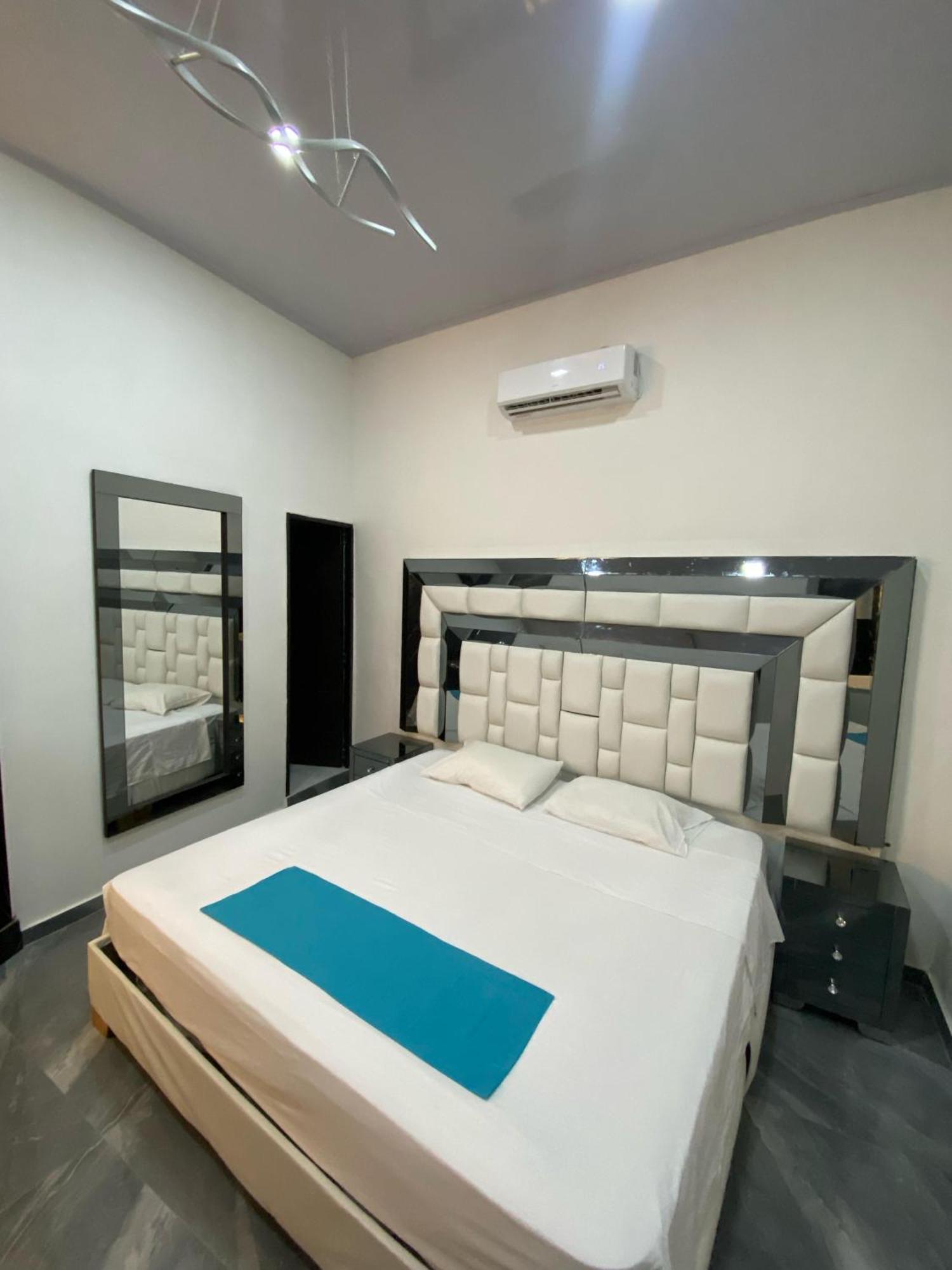 Hotel Hostal Caps Cartagena Eksteriør bilde